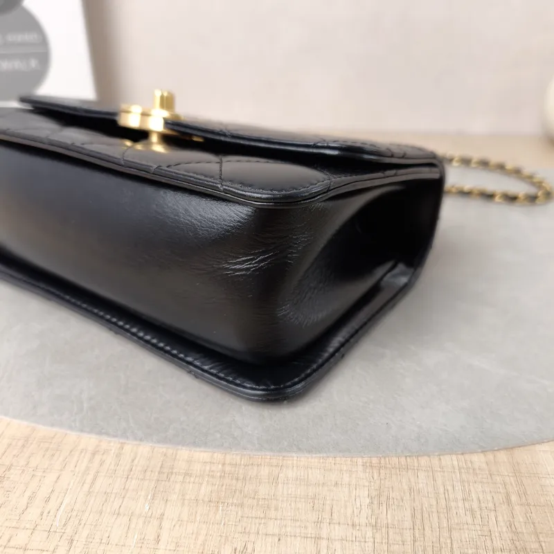 Chanel Crossbody Bag Black Calfskin Small19 × 8 × 12 cm — detail view 6 of 11