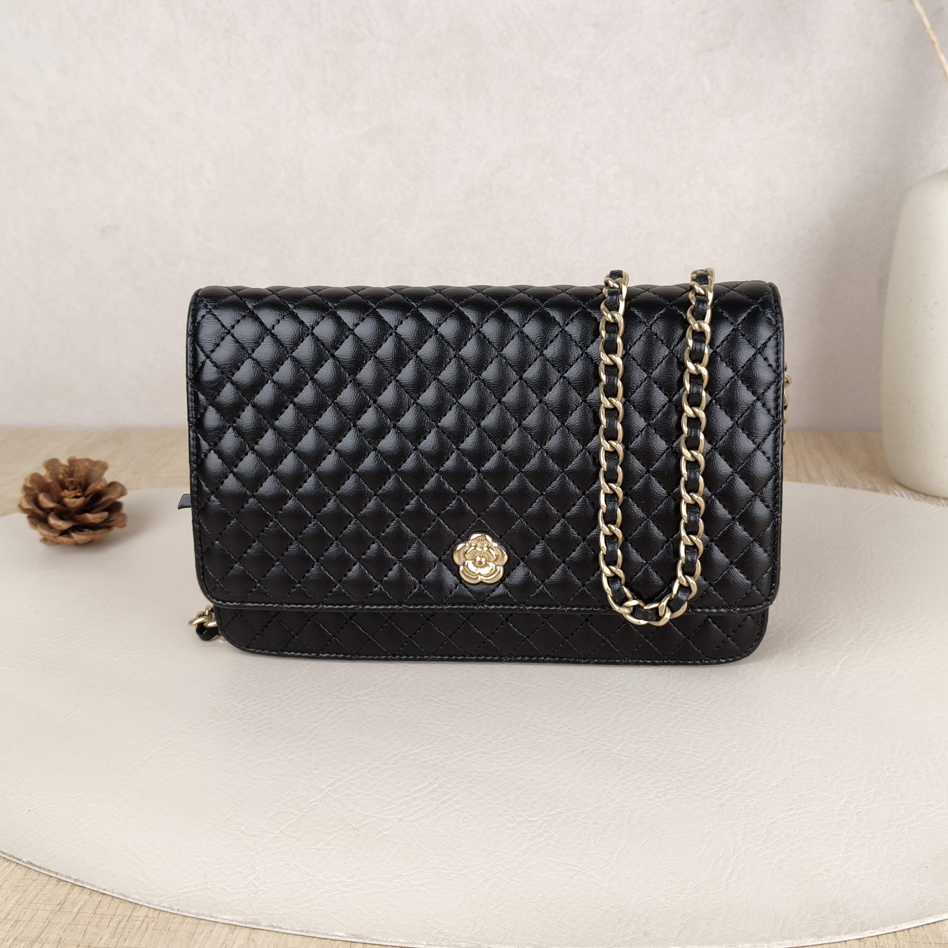 Chanel woc Black with Gold-Tone Hardware Lambskin12 · Dust Bag Authenticity Card · 19 × 4 × 12.5 cm