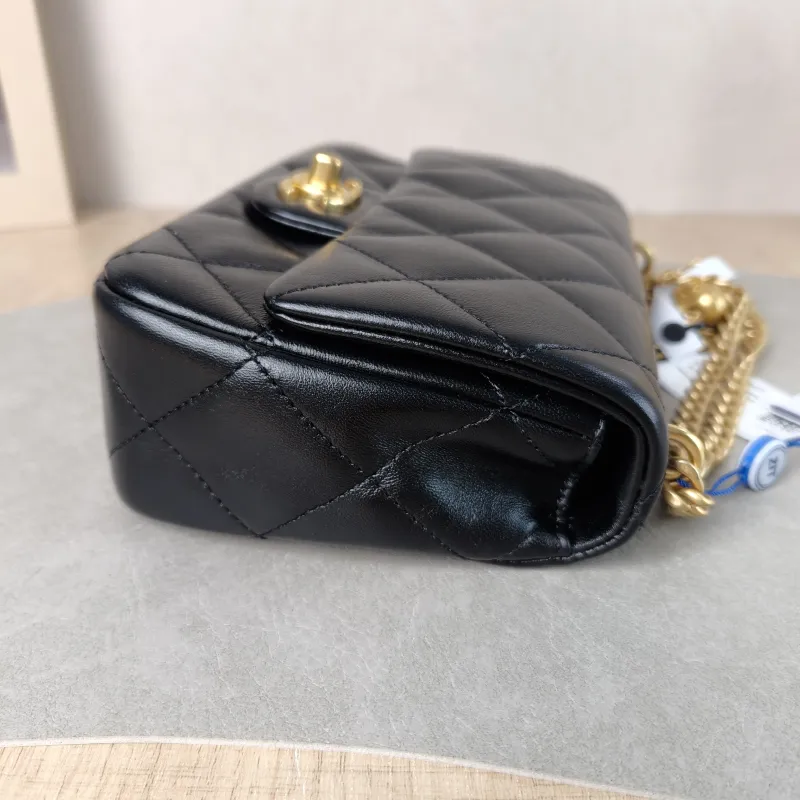 Chanel Crossbody Bag 23p Black Lambskin Mini 20 × 8 × 14 cm — detail view 8 of 12