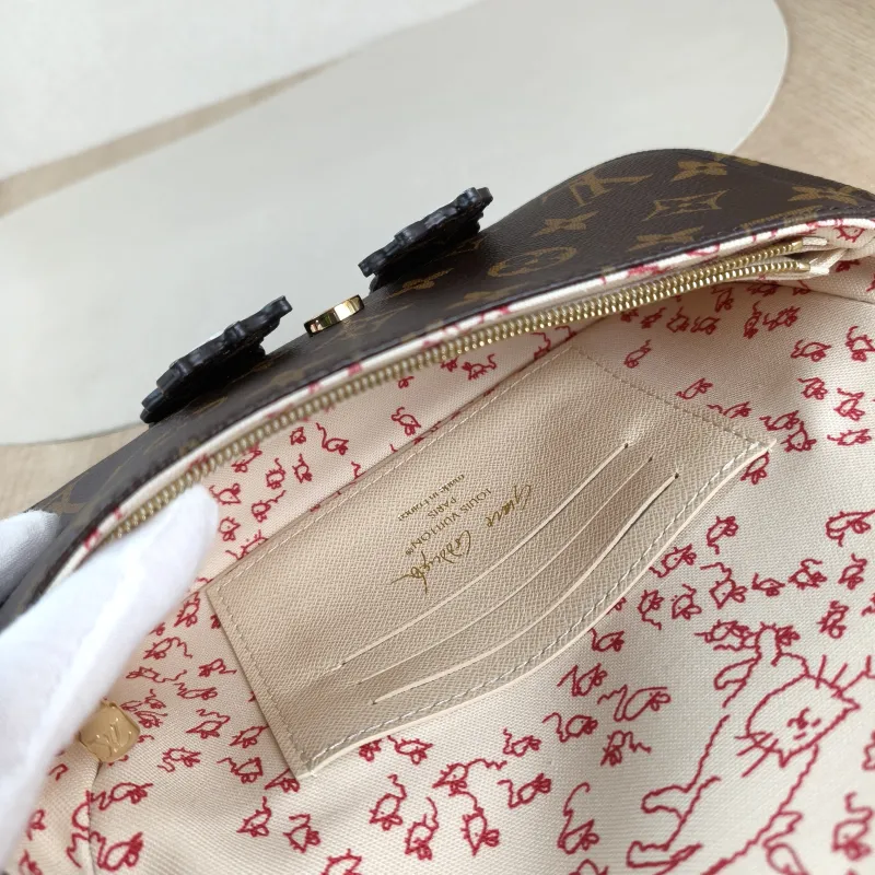 Louis Vuitton Crossbody Bag IVY Monogram PVC Small 23.5 × 4.3 × 12 cm — detail view 7 of 11