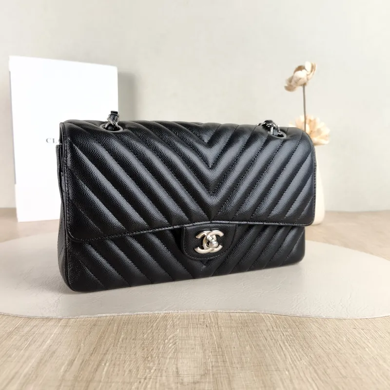 Chanel Crossbody Bag V Classic Flap CF Black Grained Calfskin Medium 25.5 × 6.5 × 15.5 cm 22 — cover view 3 of 5