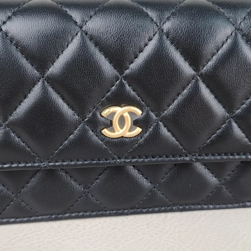 Chanel Crossbody Bag woc Black with Gold-Tone Hardware Lambskin Mini 17 × 5 × 9.5 cm — detail view 3 of 12