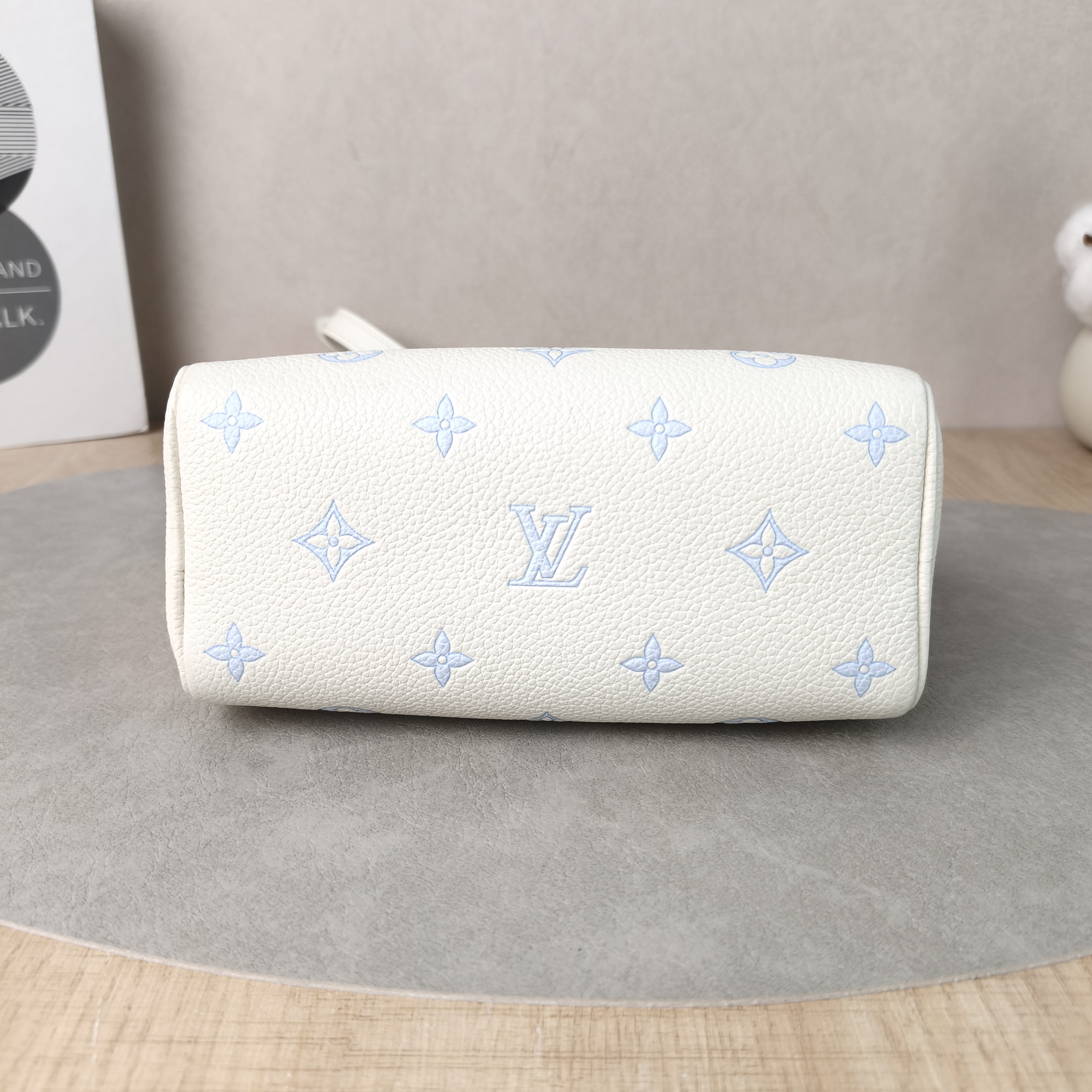 Louis Vuitton Crossbody Bag Speedy Nano White · Blue Calfskinnano16 × 7.5 × 10 cm — cover view 5 of 5