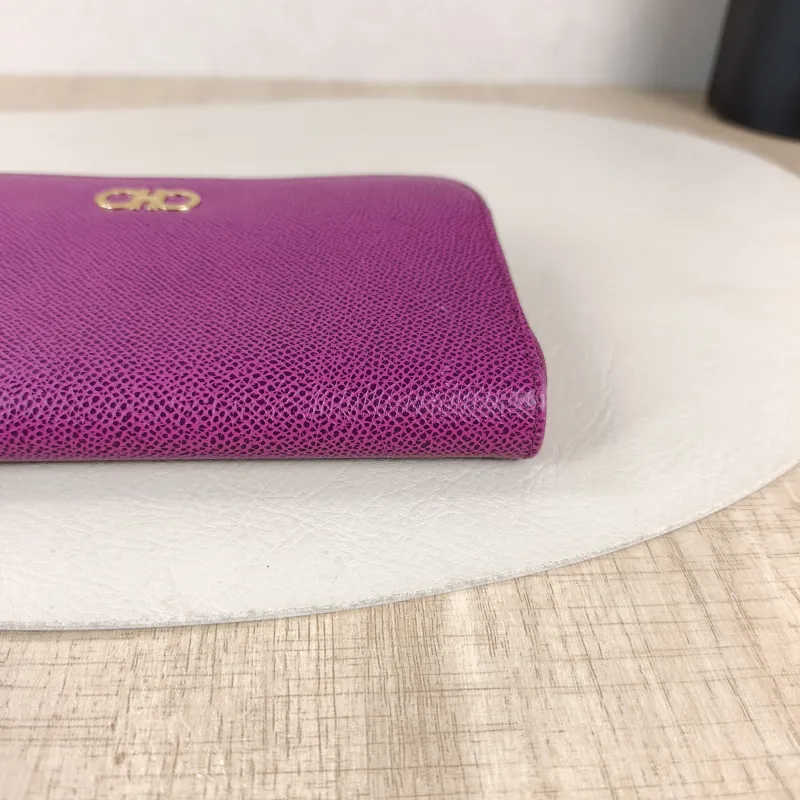 FERRAGAMO Wallet Wallet Calfskin One Size19 × 2 × 10.5 cm — detail view 4 of 11