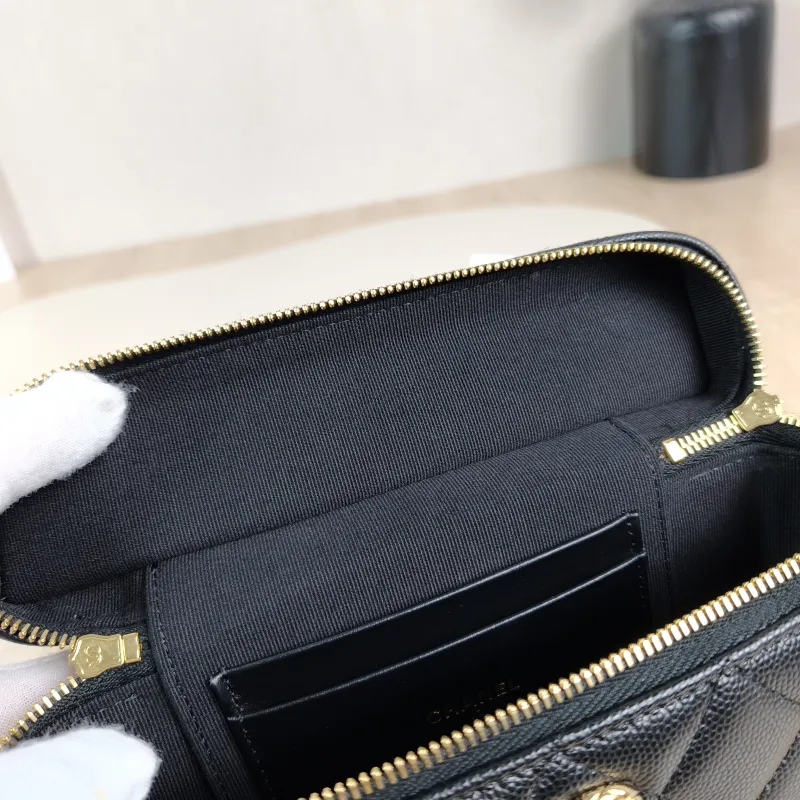 Chanel Crossbody Baglp Box Bag Top Handle Crossbody Bag Black Calfskin One Size19.5 × 5 × 17 cm — detail view 12 of 13