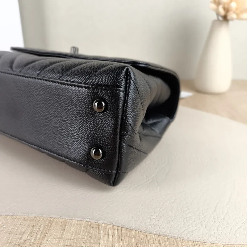 Chanel Top Handle Bag Coco Handle​ v Black Grained Calfskin Small 24 × 10 × 14 cm — detail view 6 of 12