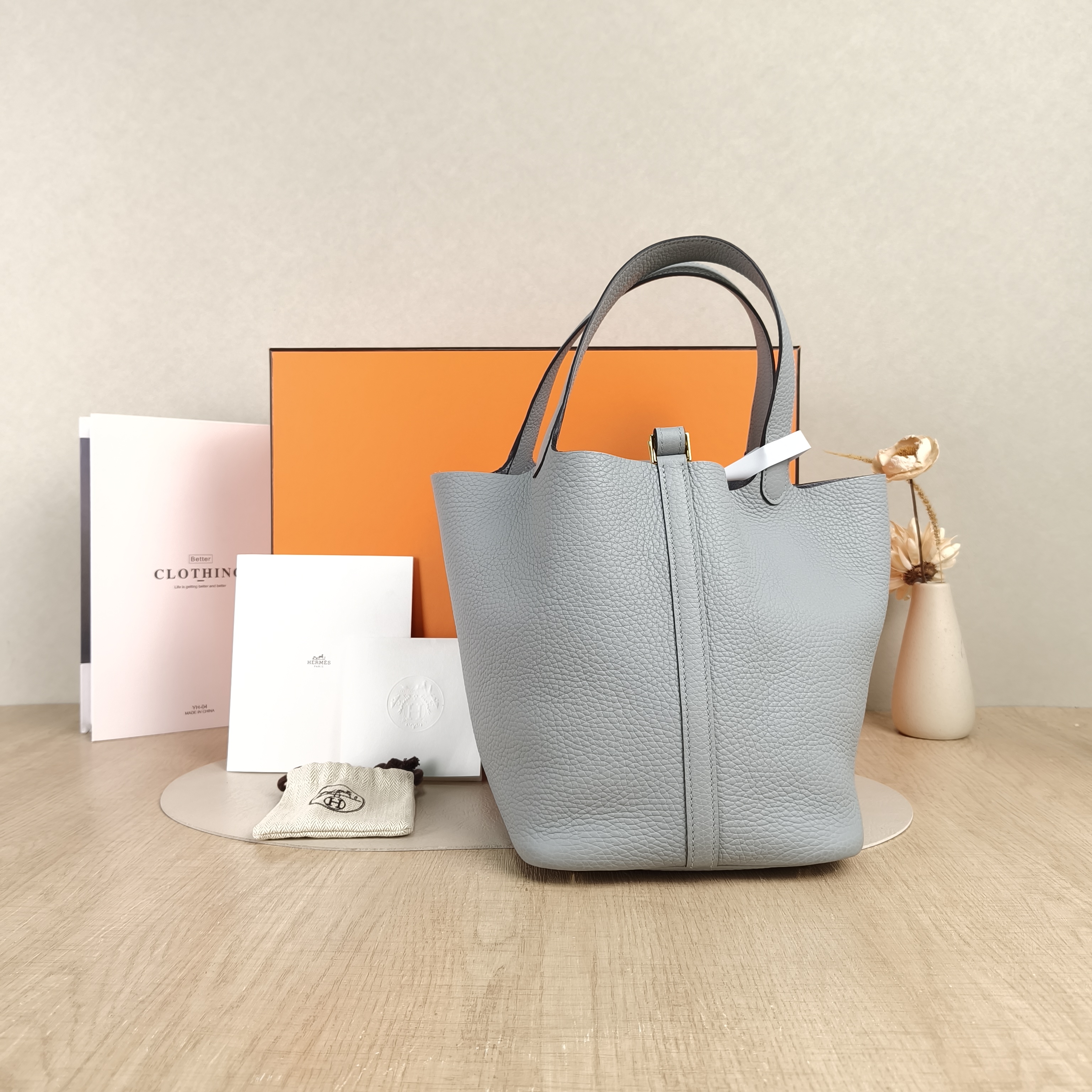 Hermès Top Handle Bag Picotin Lock 22 228U Taurillon Clemence TC Calfskin Medium22 × 17 × 21 cm — cover view 3 of 6