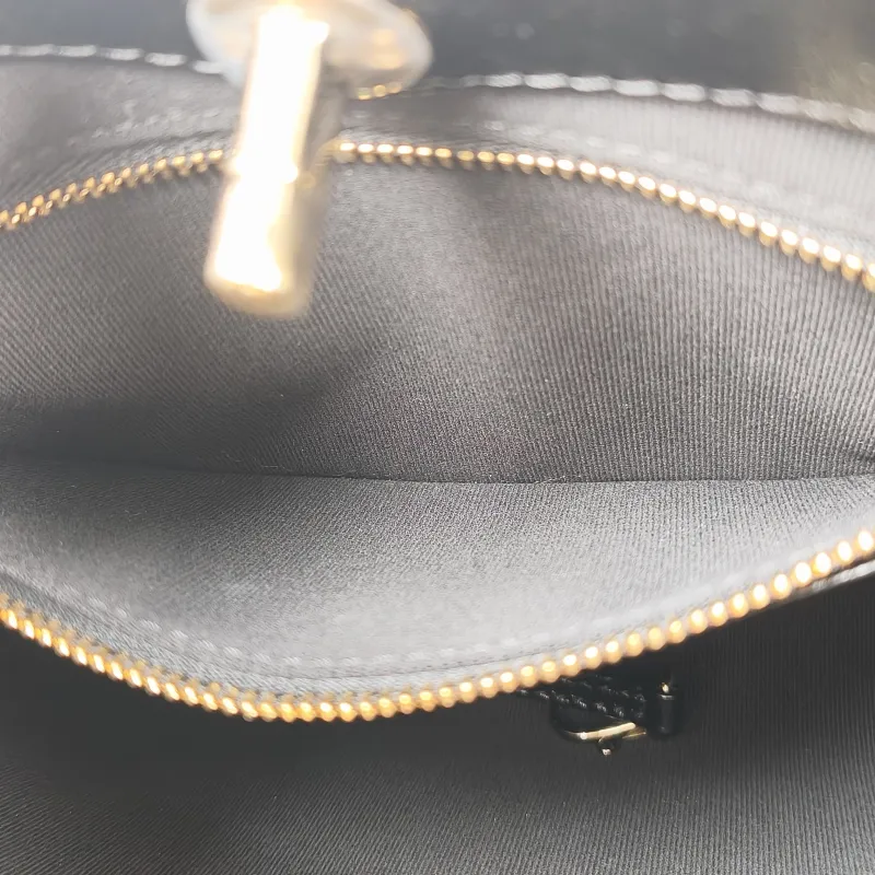 Chanel Crossbody Bag31Bag Black Waxed Leathermini23 × 5.5 × 22 cm — detail view 9 of 11