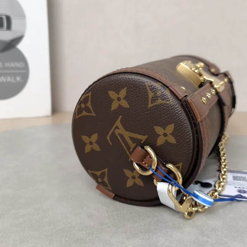Louis Vuitton Crossbody Bag Papillon Trunk Monogram PVC Small19 × 9 × 9 cm — detail view 10 of 15