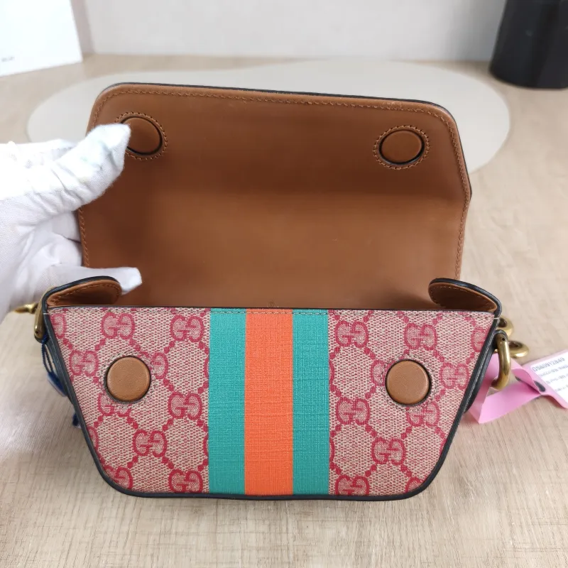 GUCCI Shoulder Bag Red PVC One Size 20 × 4 × 10 cm — detail view 2 of 11