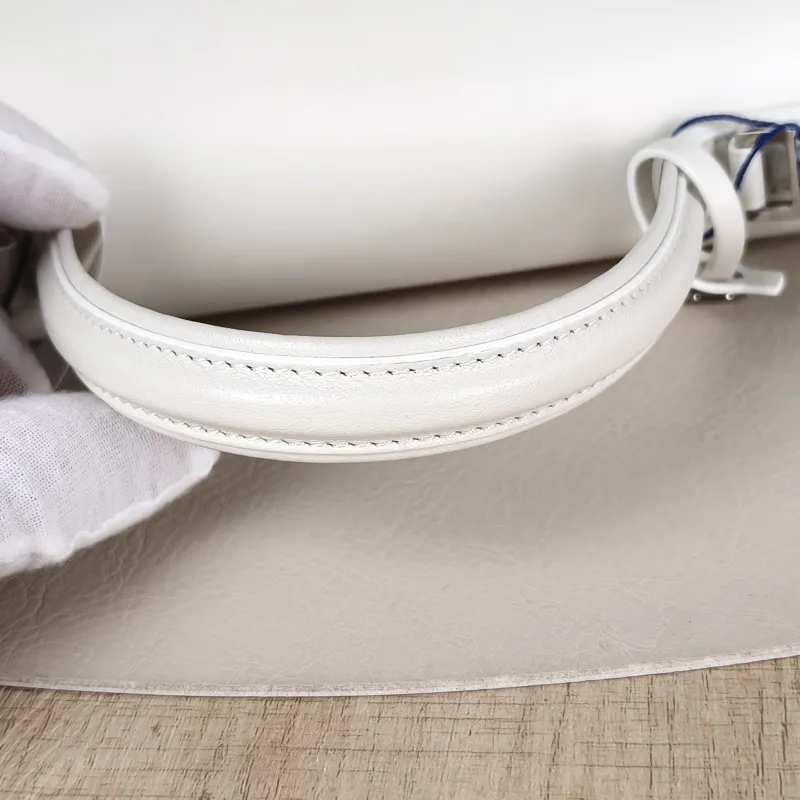 DELVAUX Top Handle Bag Tempete Top Handle Bag White Calfskin Small 21.5 × 8.5 × 19.5 cm — detail view 7 of 13