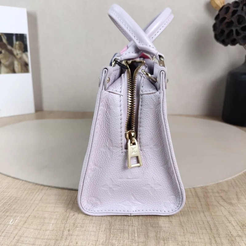 Louis Vuitton Crossbody Bag Onthego East West Two Straps Empreinte Embossed Calfskin Small 25 × 10 × 13 cm — detail view 12 of 12