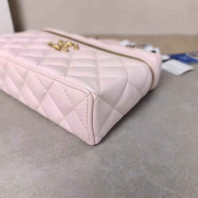 Chanel Crossbody Bag26c lp Vanity Case Bag Pink Calfskin One Size19.5 × 5 × 17 cm — detail view 8 of 19