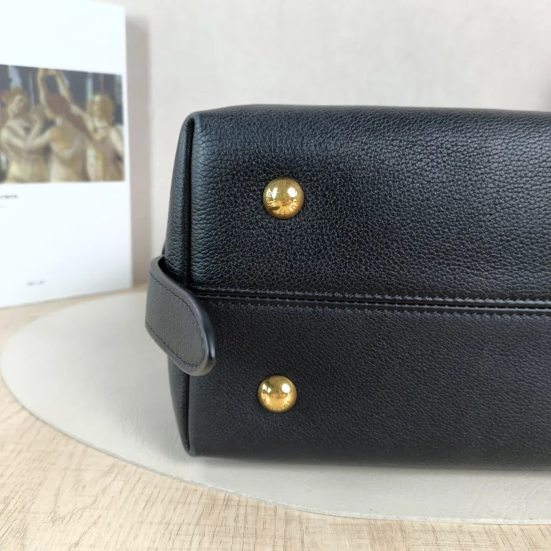 Louis Vuitton Shoulder Bag Low Key Hobo Shoulder Bag Black Calfskin Small 24 × 16 × 28 cm — detail view 4 of 12