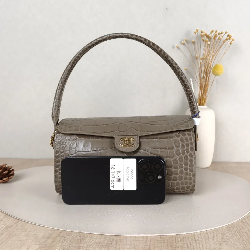 Chanel Shoulder Bag Collection Crossbody Bag Calfskin One Size23 × 11 × 12.5 cm — cover view 5 of 5