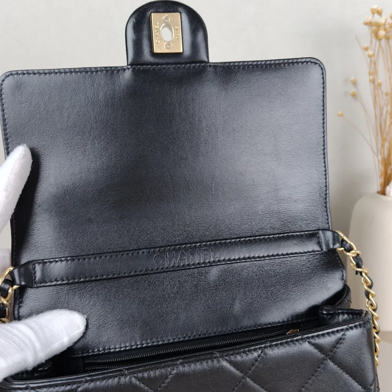 Chanel Crossbody Bag Pearl Crossbody Bag Black Lambskin One Size 21 × 7 × 15 cm — detail view 12 of 15