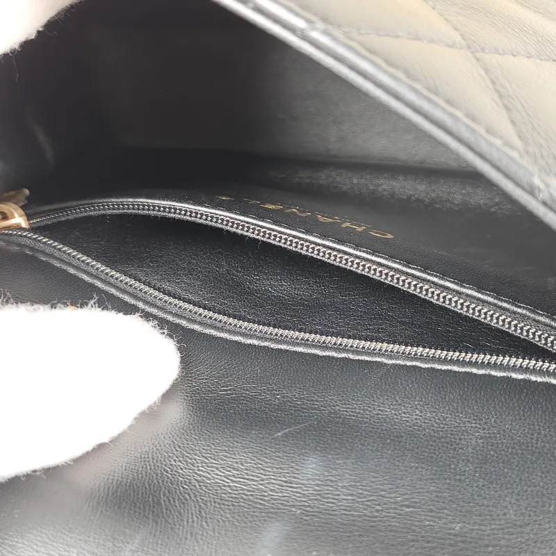 Chanel Crossbody Bag25c Black Lambskin One Size19 × 6 × 14 cm — detail view 4 of 16