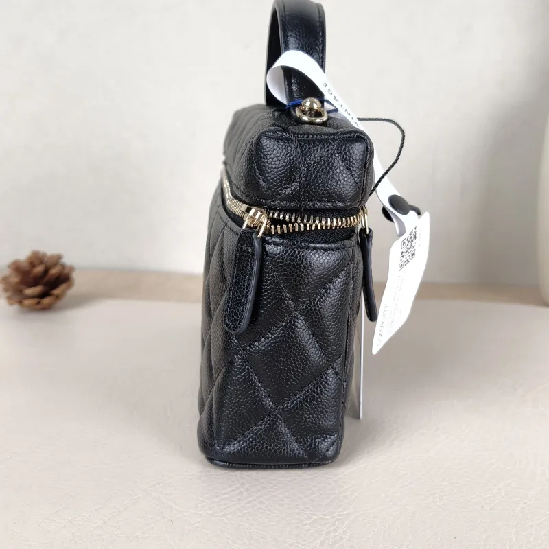 Chanel Crossbody Baglp Box Bag Top Handle Crossbody Bag Black Calfskin One Size19.5 × 5 × 17 cm — detail view 8 of 13