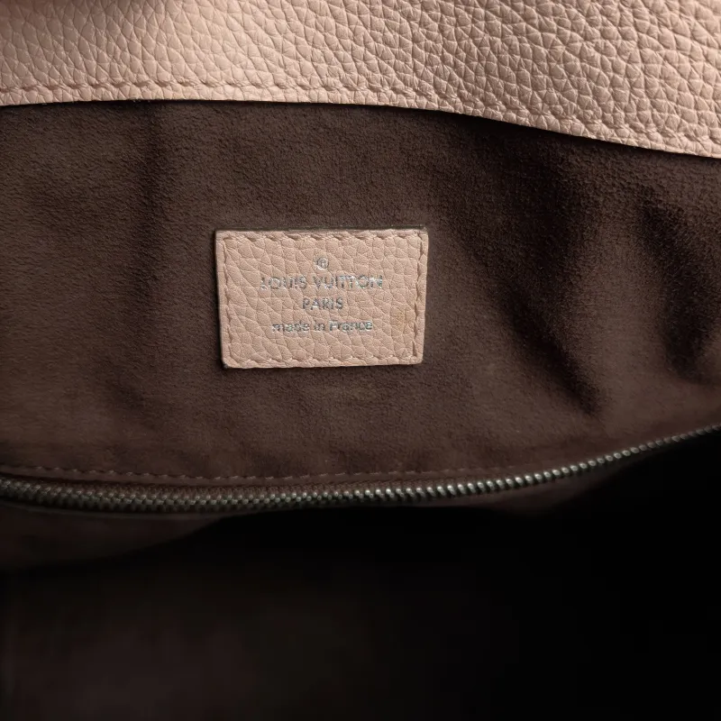 Louis Vuitton Crossbody Bag Babylone Calfskin Large 37 × 18 × 31 cm — detail view 3 of 10