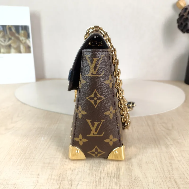 Louis Vuitton Shoulder Bag Trunkie Box Chain Bag Monogram PVC Large 27 × 8 × 16 cm — detail view 6 of 14