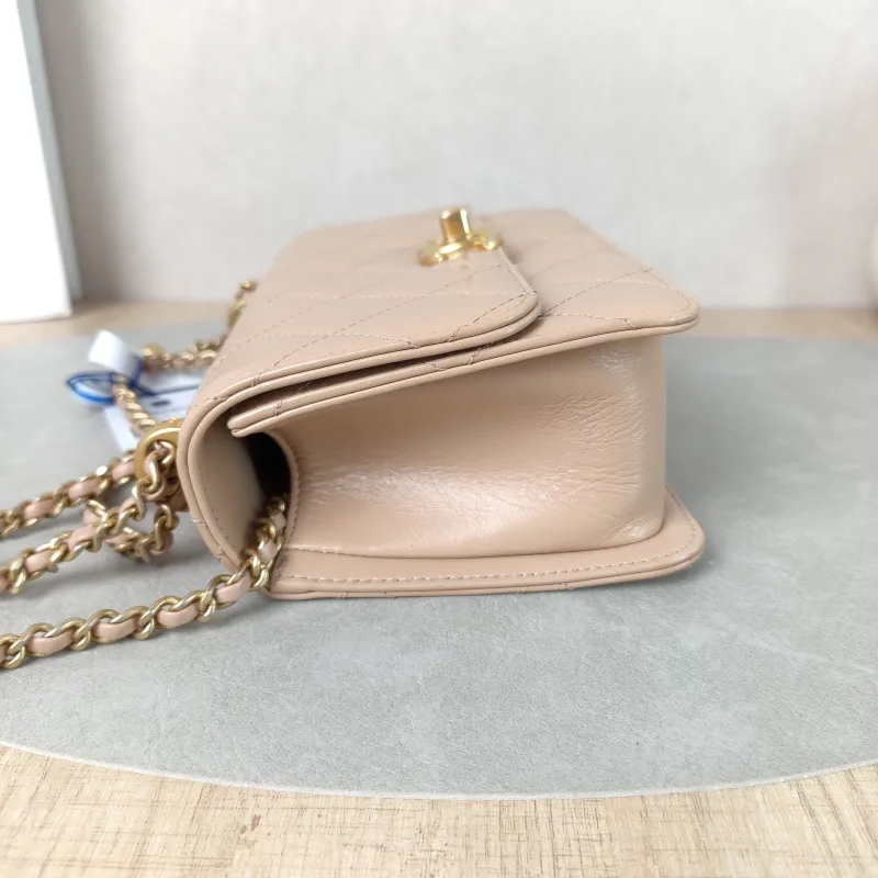 Chanel Crossbody Bag woc Taupe Calfskin One Size19 × 6 × 12 cm — detail view 5 of 12