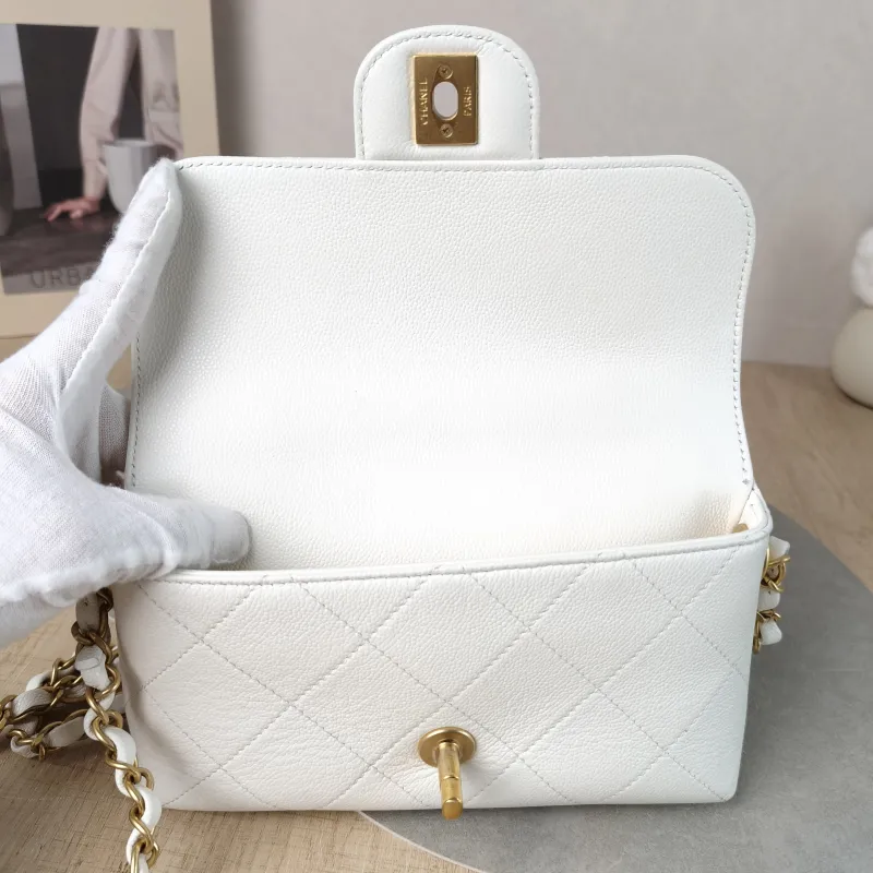 Chanel Crossbody Bag 25k cf Collection Top Handle Bag White Gold Grained Calfskin One Size 20 × 5 × 13 cm — detail view 4 of 13