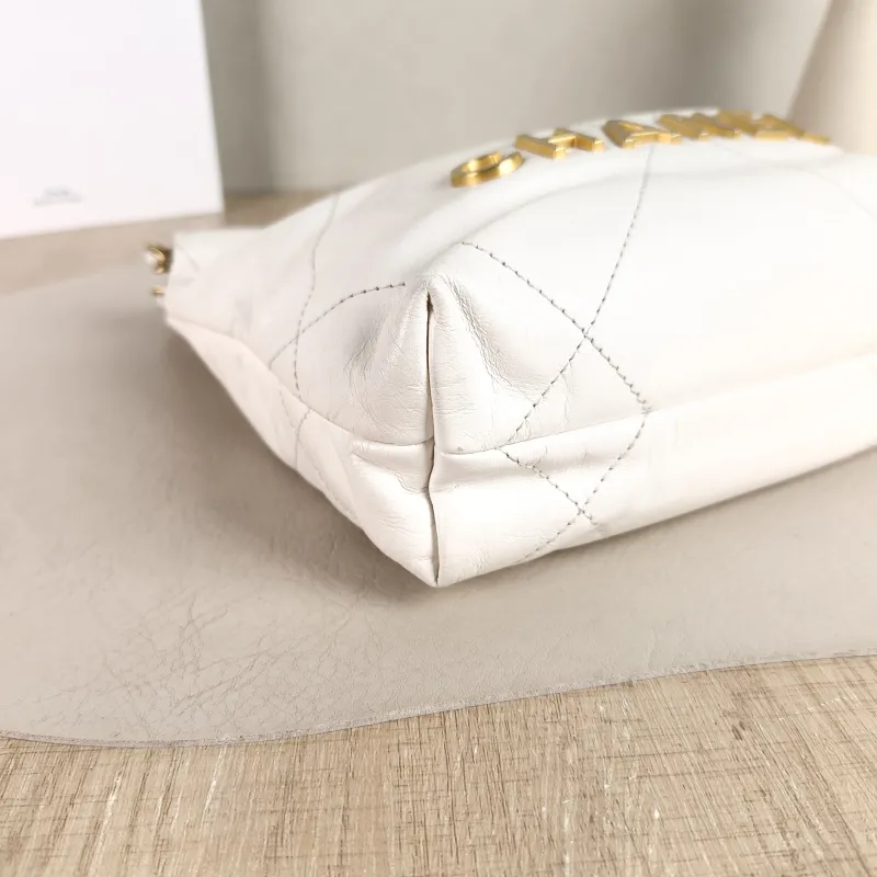 Chanel Shoulder Bag 22Bag White CC alfskin Mini 20 × 6 × 19 cm — detail view 10 of 10