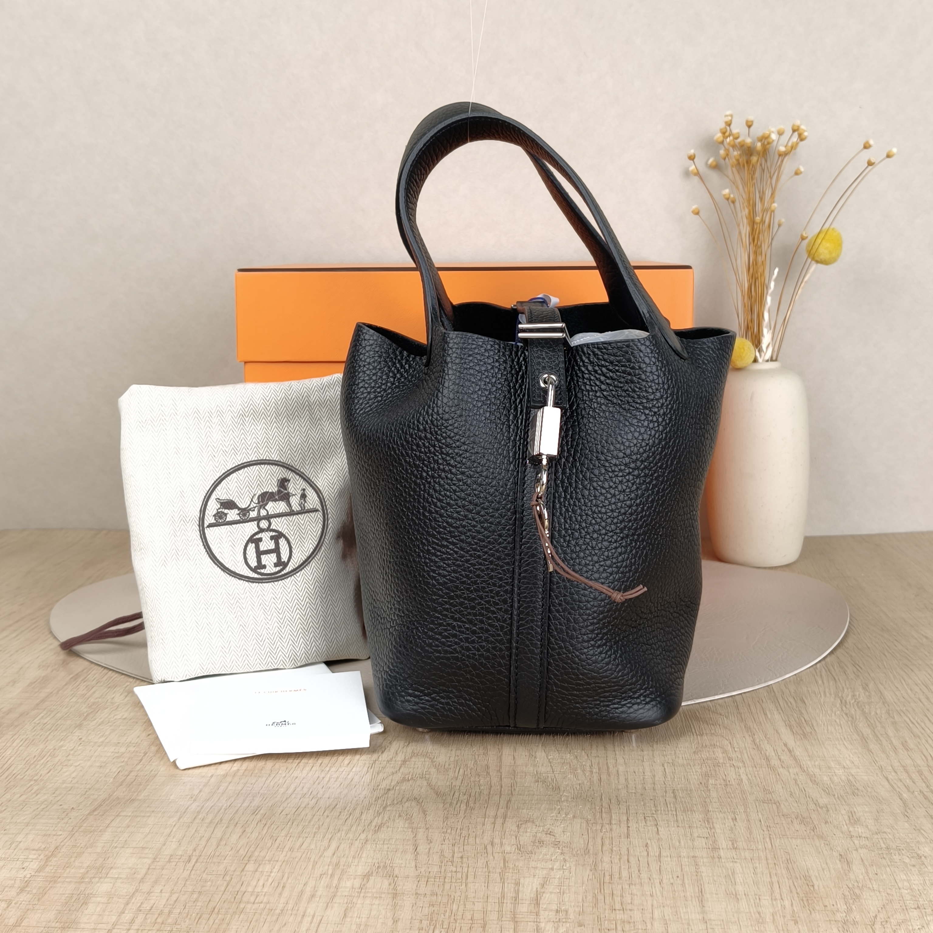 Hermès Top Handle Bag Picotin Lock 18 18Black Clemence Taurillon TC Calfskin Small18 × 13 × 19 cm — cover view 7 of 10