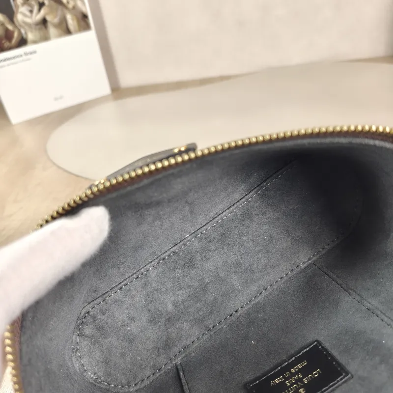 Louis Vuitton Shoulder Bag VANITY POUCH Cosmetic Bag Monogram PVC One Size 19 × 6.5 × 11.5 cm — detail view 2 of 10