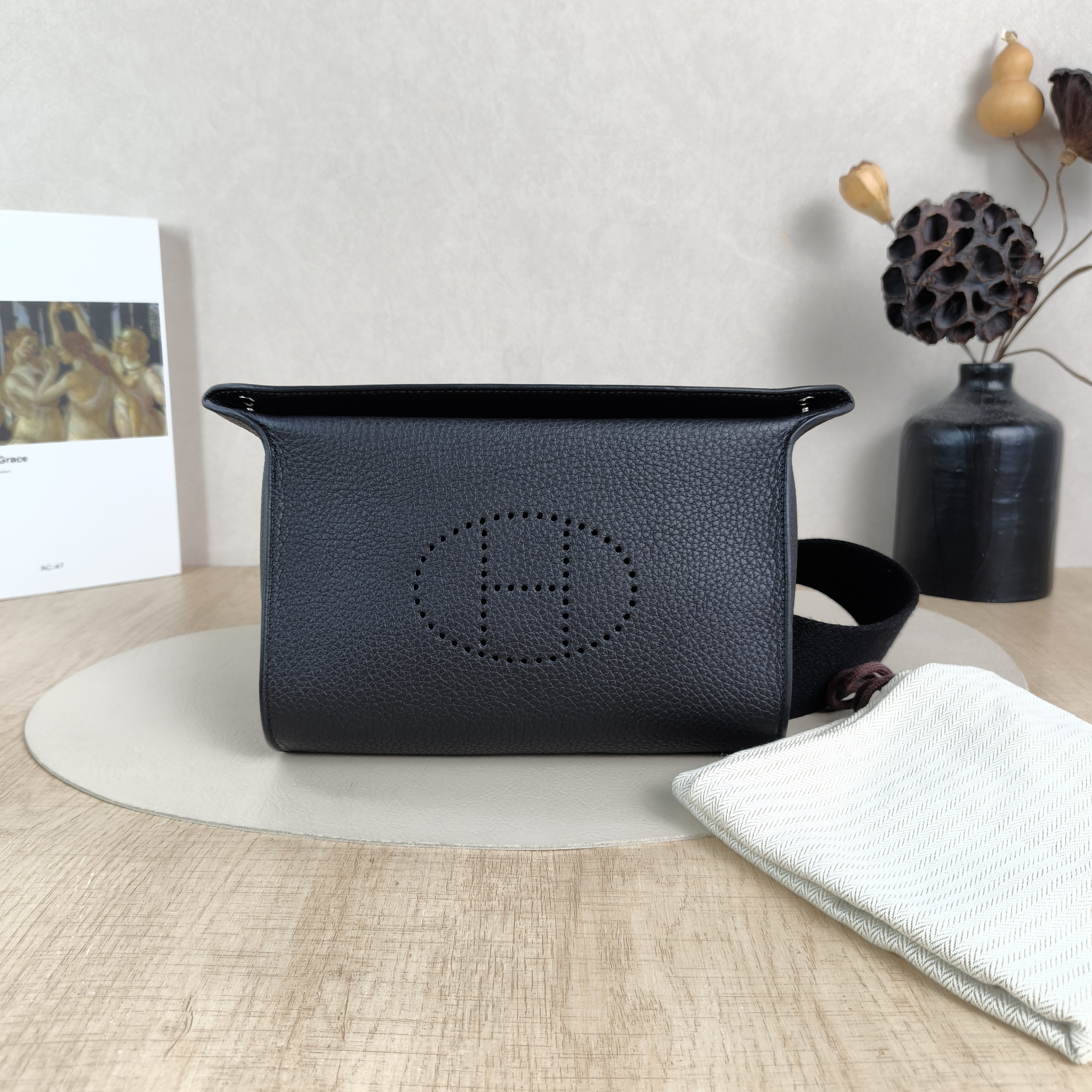 Hermès Crossbody Bag Videpoches Black Togo Calfskin One Size27 × 4 × 14 cm — cover view 5 of 6