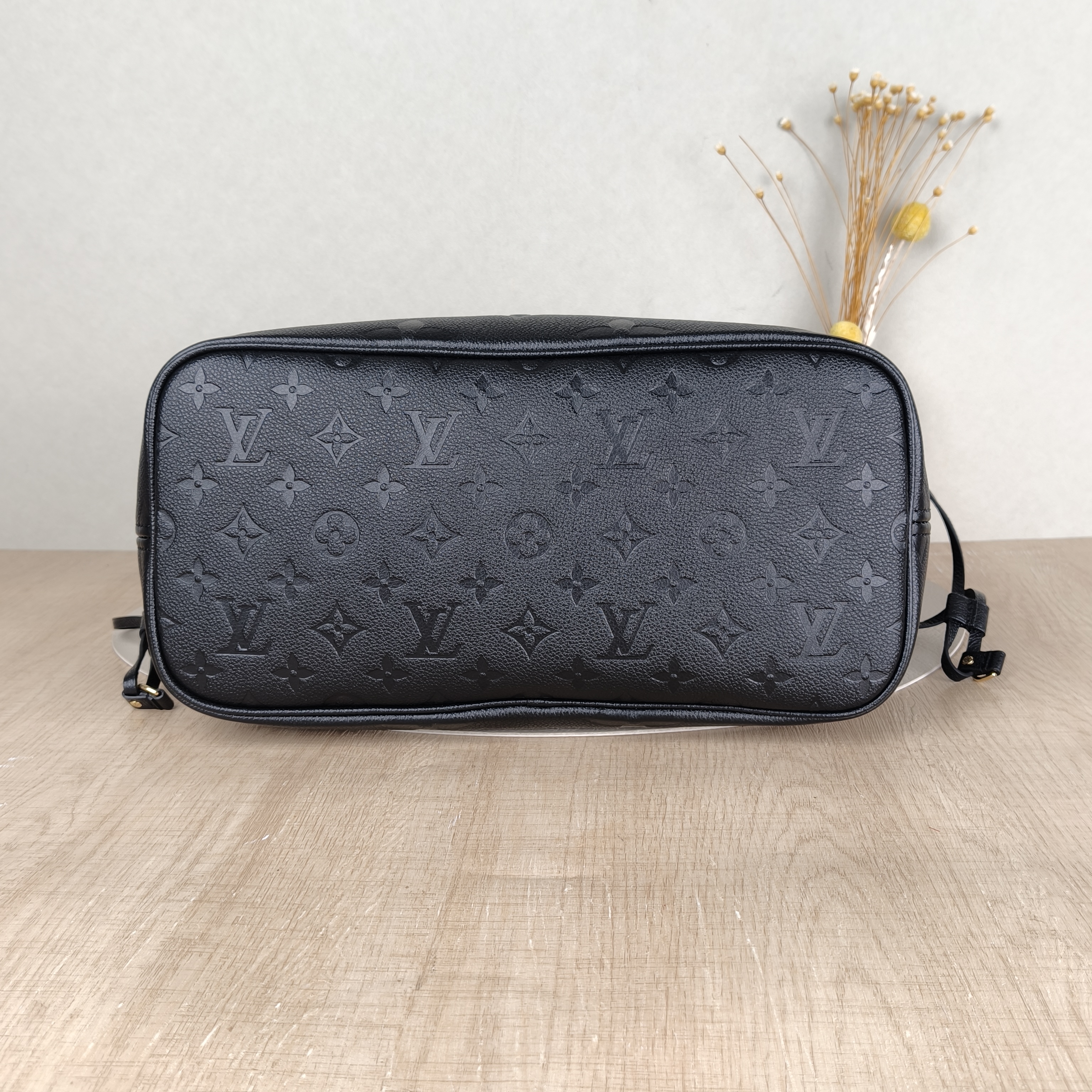 Louis Vuitton Shoulder Bag Neverfull Black Empreinte Embossed Calfskin Medium31 × 14 × 28 cm — cover view 4 of 5