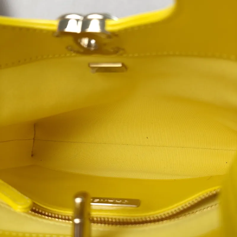 Chanel Crossbody Bag 31Bag Yellow Waxed Leather Mini 23 × 5.5 × 22 cm — detail view 2 of 9