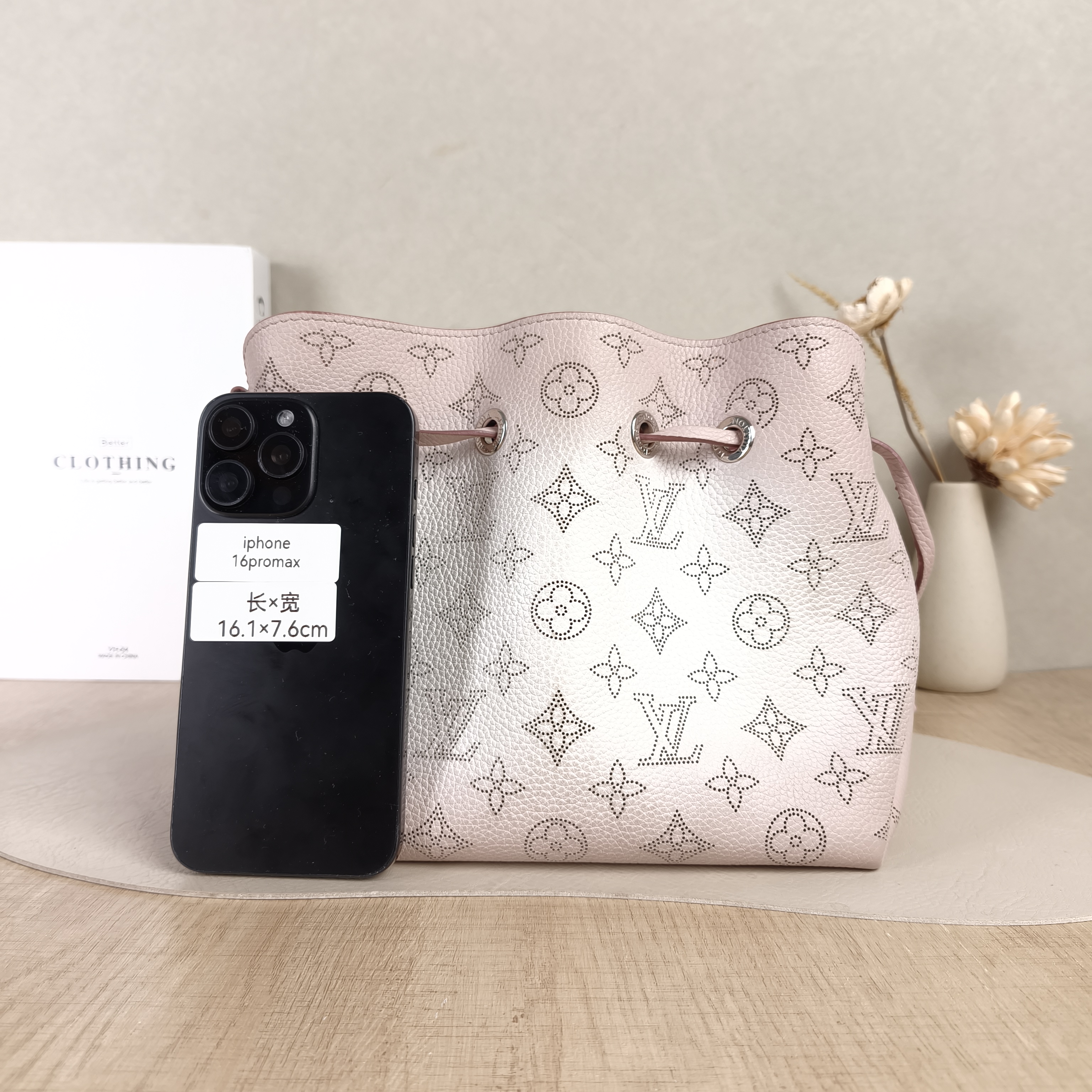 Louis Vuitton Crossbody Bag BELLA Calfskin One Size22 × 14 × 19 cm — cover view 2 of 6