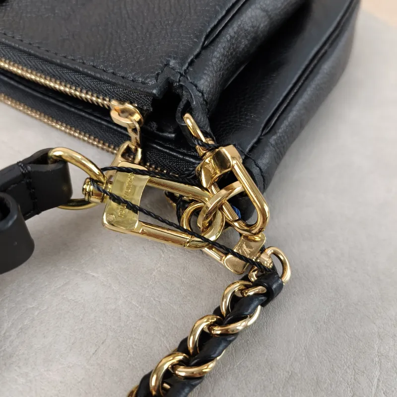 Louis Vuitton Crossbody Bag Multi Pochette Accessoires Black Calfskin Small 25 × 4.5 × 14.5 cm — detail view 7 of 12