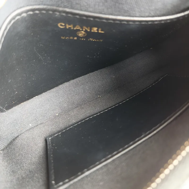 Chanel Shoulder Bag hobo 19 Black Lambskin Small 20 × 4.5 × 13 cm — detail view 8 of 12