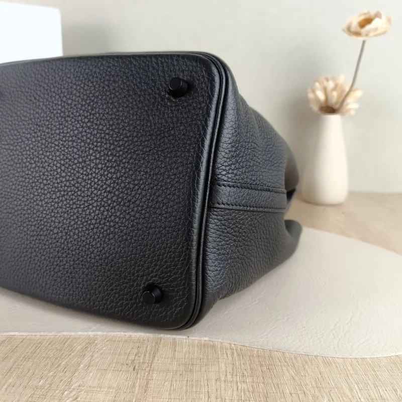 Hermès Top Handle Bag Picotin Lock 22 22 89Black TC Calfskin Medium 22 × 17 × 21 cm Z — detail view 5 of 9