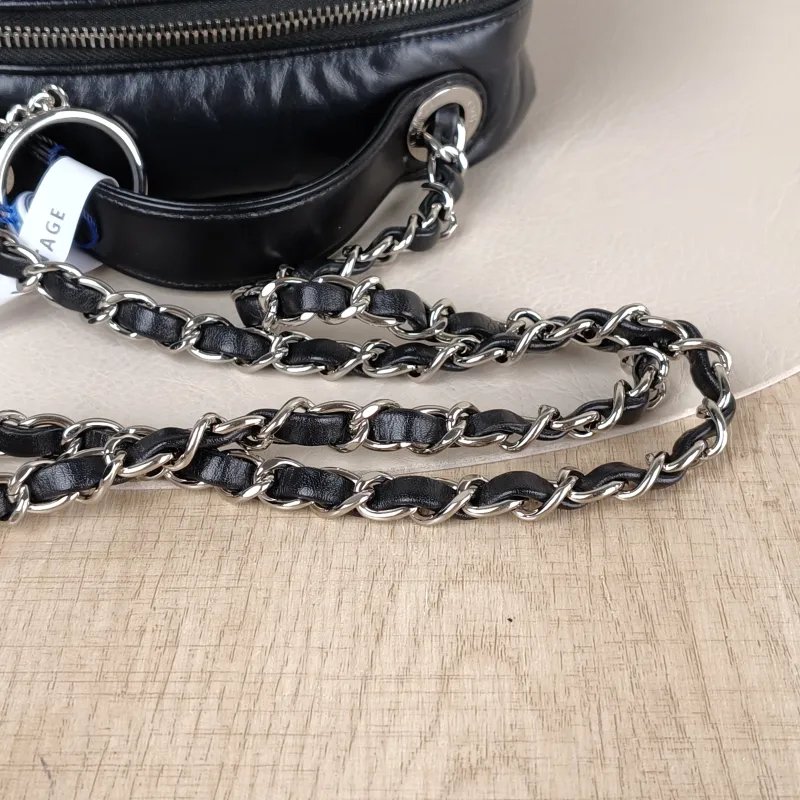Chanel Crossbody Bag Crossbody Bag Black Waxed Leather One Size17 × 8 × 18 cm — detail view 15 of 17