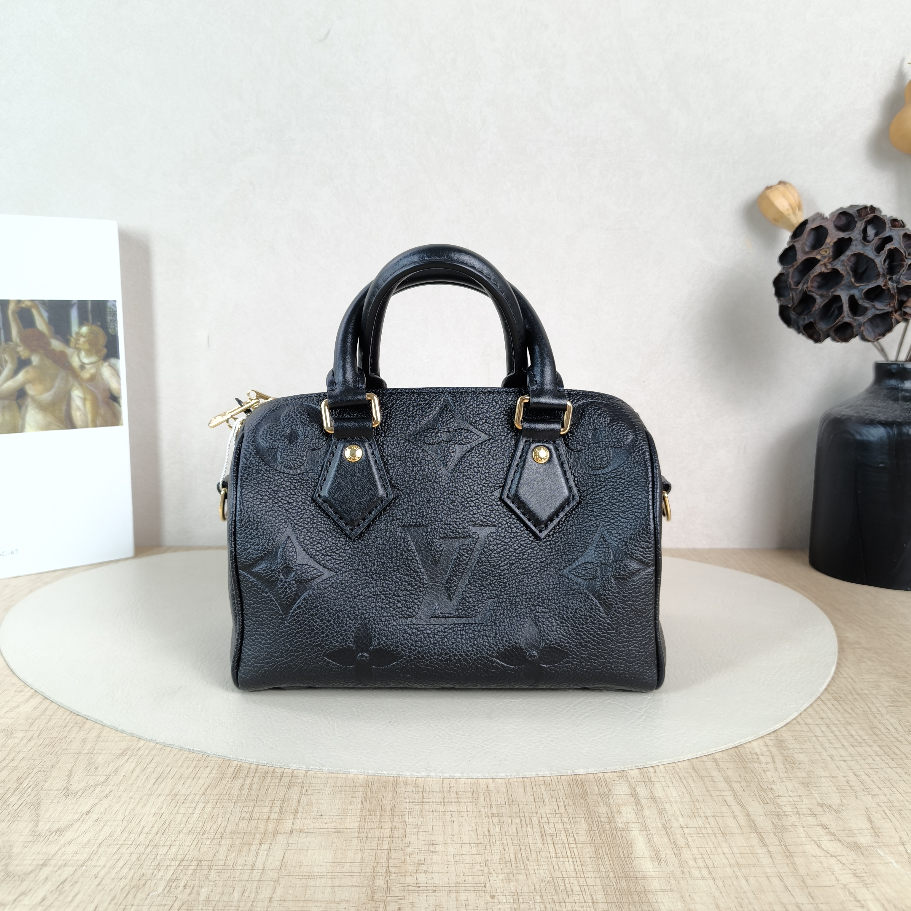 Louis Vuitton Crossbody Bag Speedy20Black Calfskin Small20.5 × 12 × 13.5 cm