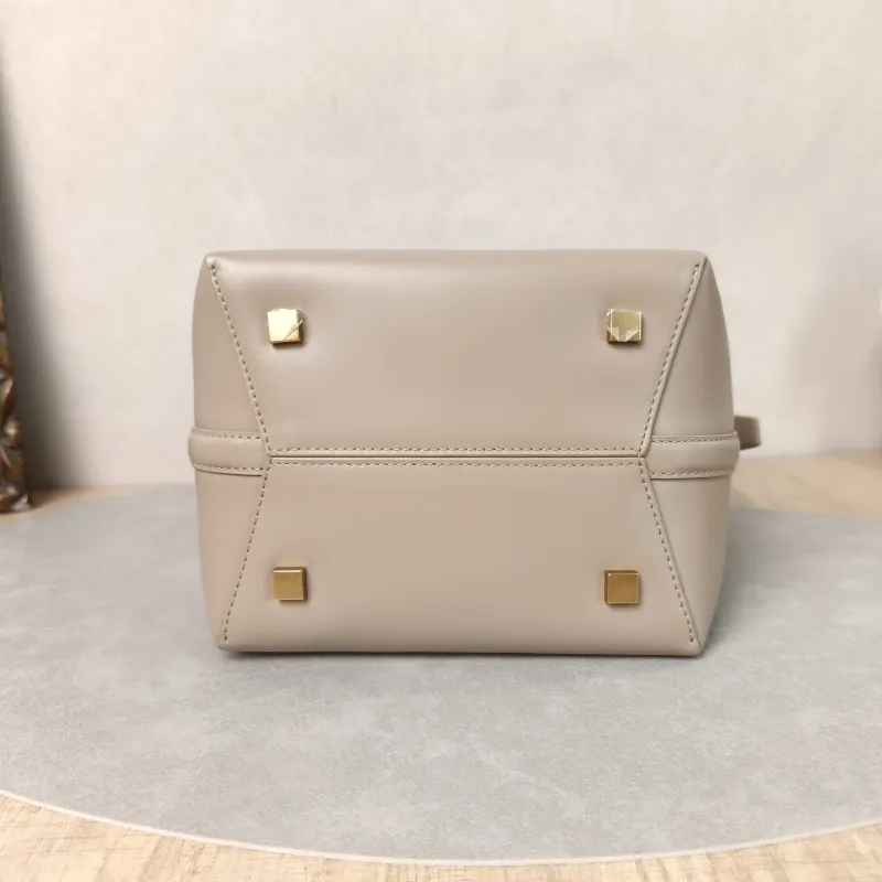 SAINT LAURENT Shoulder Bag LE 37 Brown Calfskin Small17 × 13 × 20 cm — cover view 4 of 6