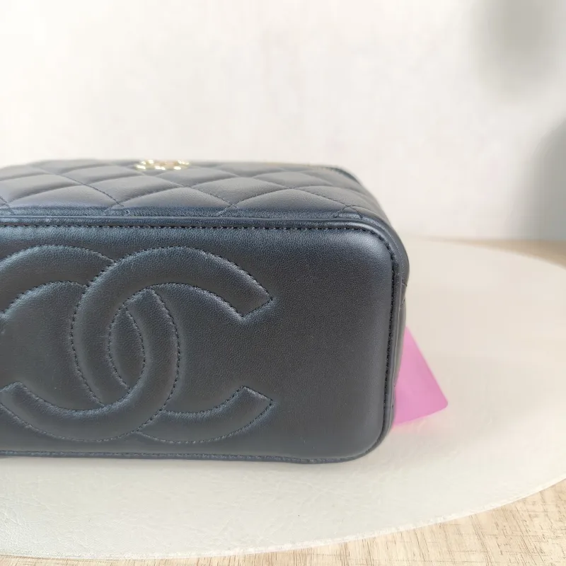 Chanel Top Handle Bag Edition Black Lambskin One Size16 × 8 × 9.5 cm — detail view 7 of 13