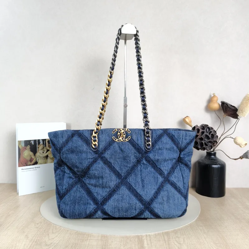 Chanel Shoulder Bag19Bag Shopping Bag Shopping Tote Blue One Size41 × 10.5 × 24 cm