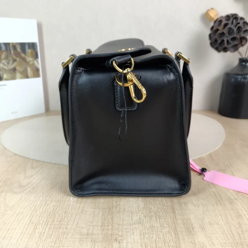 DIOR Crossbody Bag Boston Black Calfskin Medium 26 × 15 × 18 cm — detail view 2 of 10