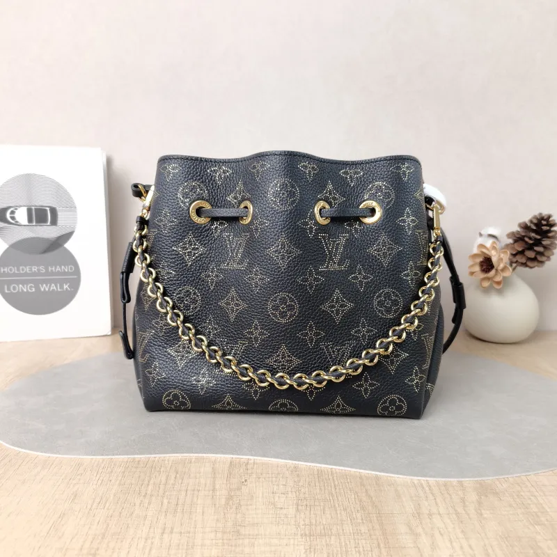 Louis Vuitton Crossbody Bag BELLA Black Calfskin One Size22 × 14 × 19 cm