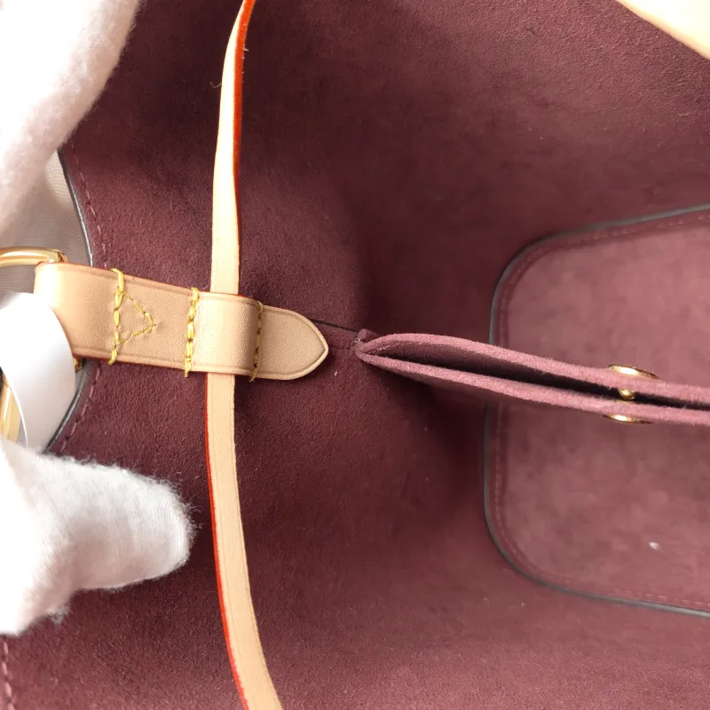 Louis Vuitton Crossbody Bag NÉONOÉ Bucket Bag BB Monogram PVC BB 20 × 13 × 20 cm — detail view 4 of 13