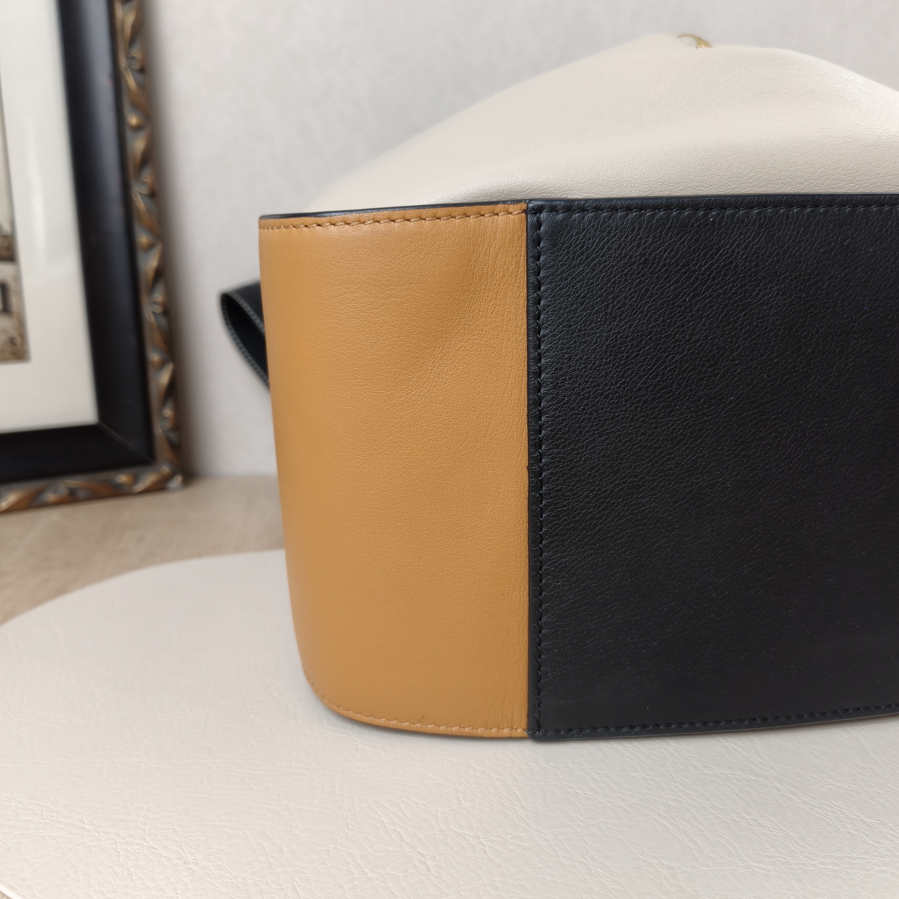 LOEWE Crossbody Bag Hammock Colorblock Calfskin Medium29 × 14 × 32 cm — cover view 8 of 9