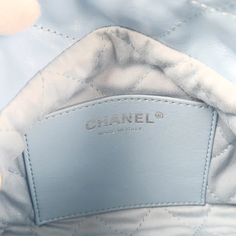 Chanel Shoulder Bag22Bag Blue CC alfskinmini20 × 6 × 19 cm — detail view 5 of 11