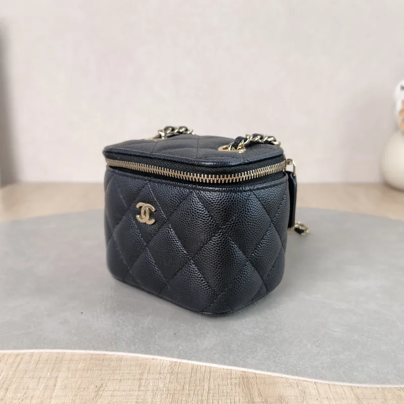 Chanel Crossbody Bag Edition Black Grained Calfskin Mini 11 × 7 × 9 cm 31 — cover view 4 of 5