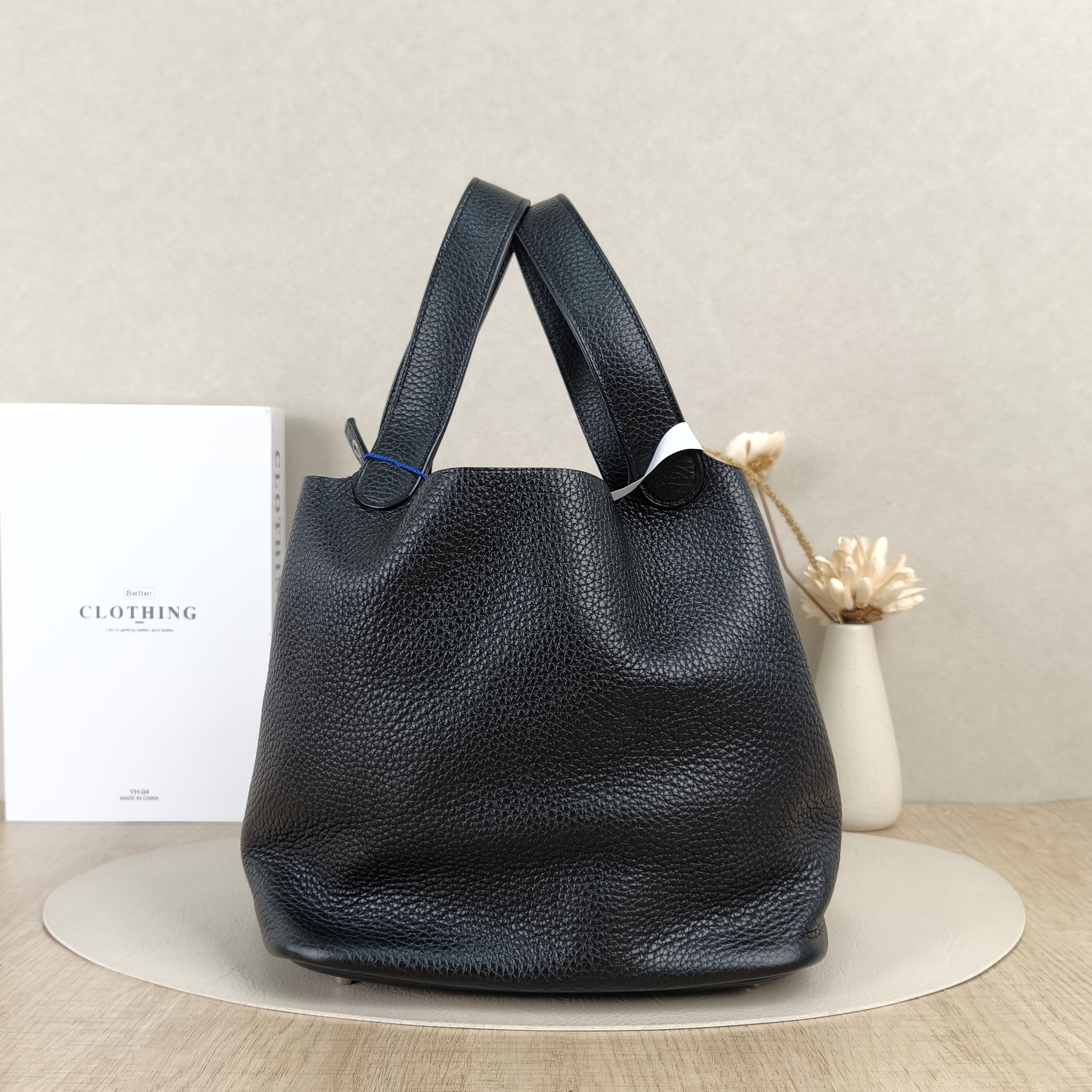 Hermès Top Handle Bag Picotin Lock 22 2289Black Clemence Taurillon TC Calfskin Medium22 × 18 × 21 cm — cover view 7 of 9