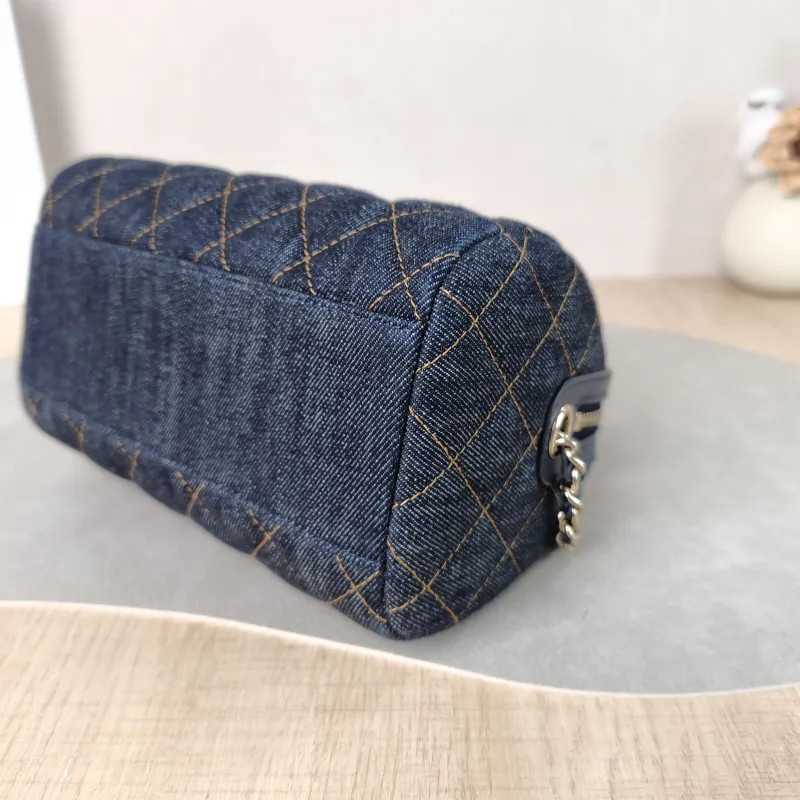 Chanel Crossbody Bag 26p Crossbody Bag Navy One Size 18.5 × 11 × 11.5 cm — detail view 7 of 10
