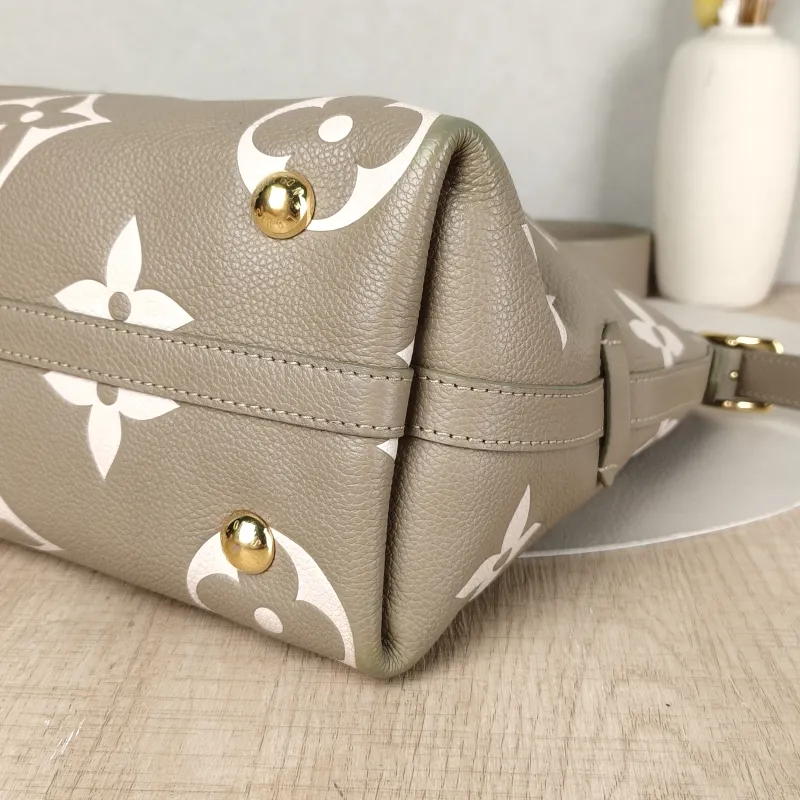 Louis Vuitton Crossbody Bag Carryall Calfskin Small29.5 × 12 × 24 cm — detail view 12 of 14